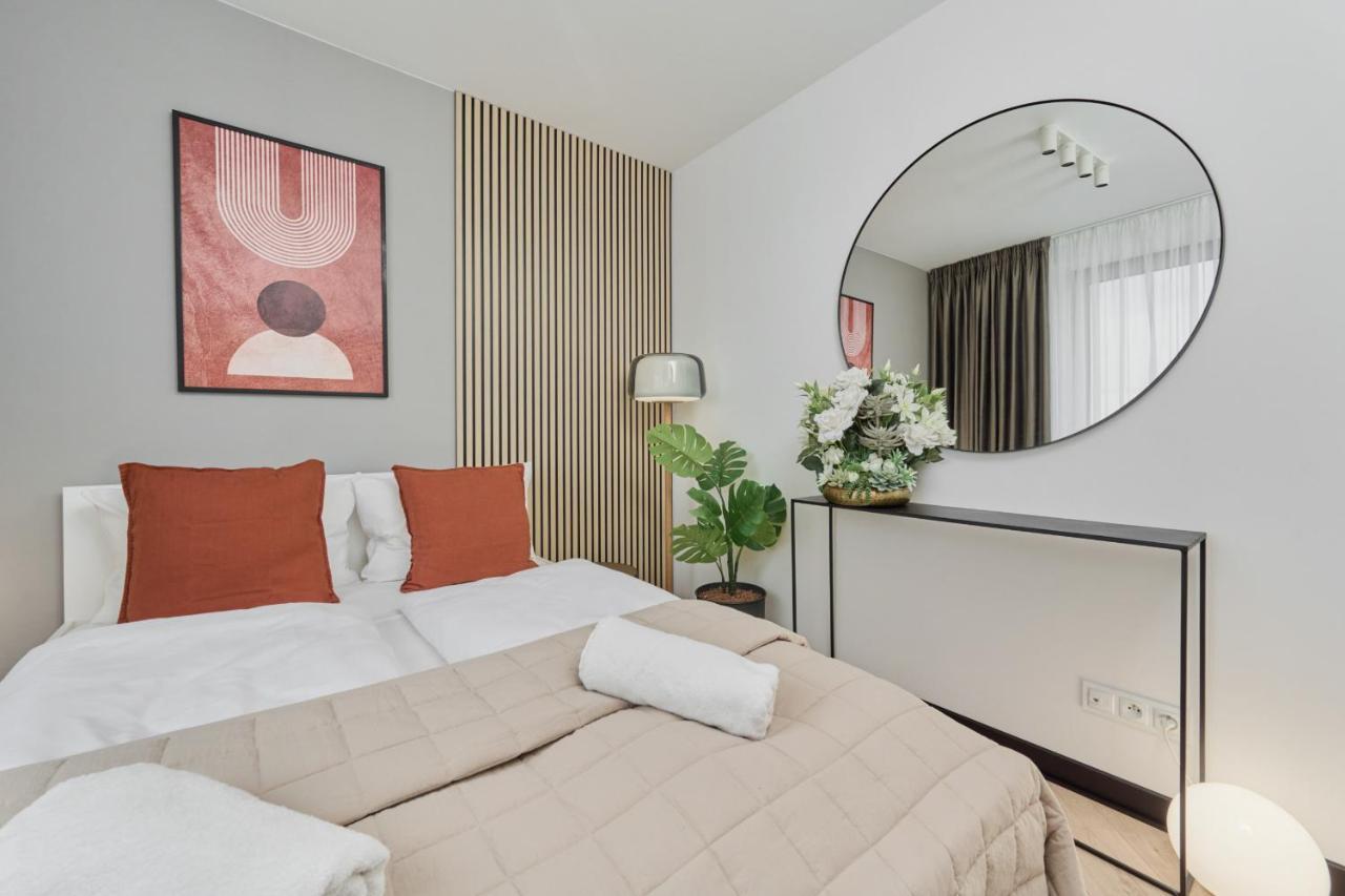 Wroclavia Apartments Dyrekcyjna By Noclegi Renters 弗罗茨瓦夫 外观 照片