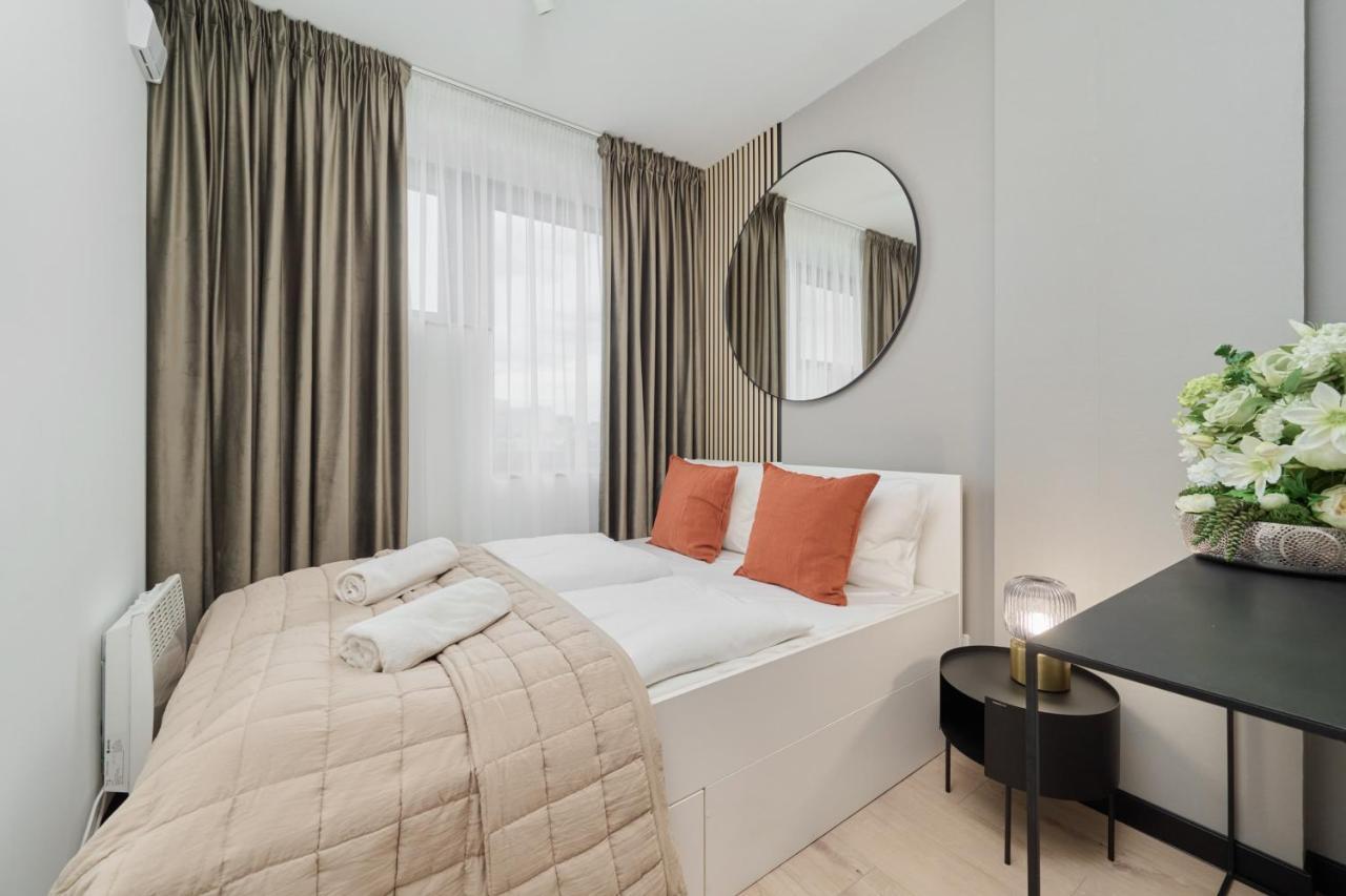 Wroclavia Apartments Dyrekcyjna By Noclegi Renters 弗罗茨瓦夫 外观 照片