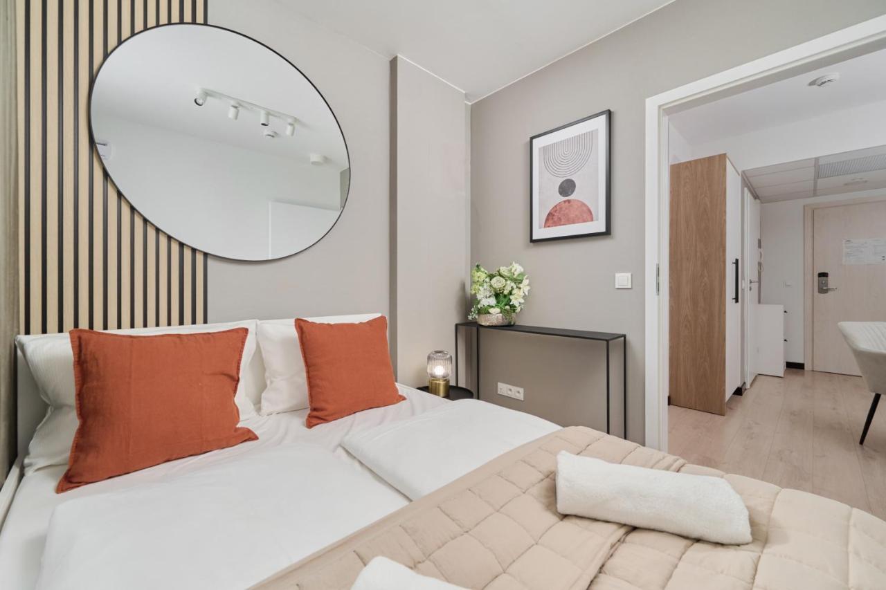 Wroclavia Apartments Dyrekcyjna By Noclegi Renters 弗罗茨瓦夫 外观 照片